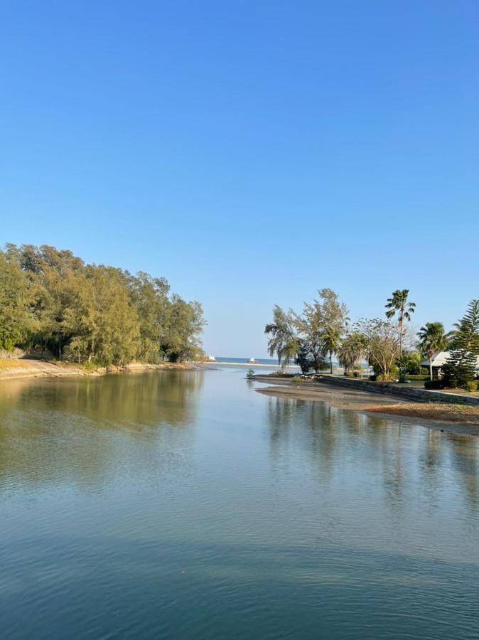 F16 Rock Garden Beach Resort Rayong Kültér fotó